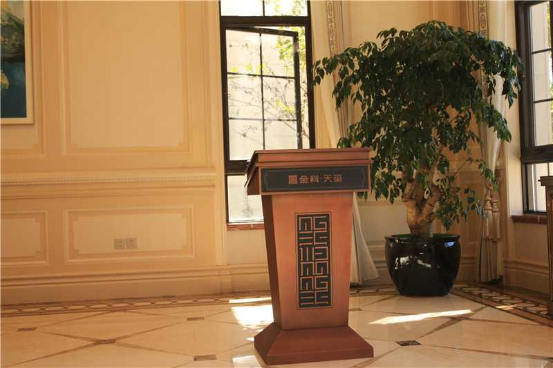 在標識設計中，色彩帶給人的感受
